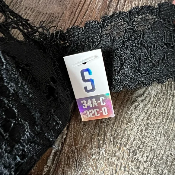 VICTORIA’S SECRET PINK NWT Black Lace Bralette Padded Underwire Size S - Picture 6 of 9